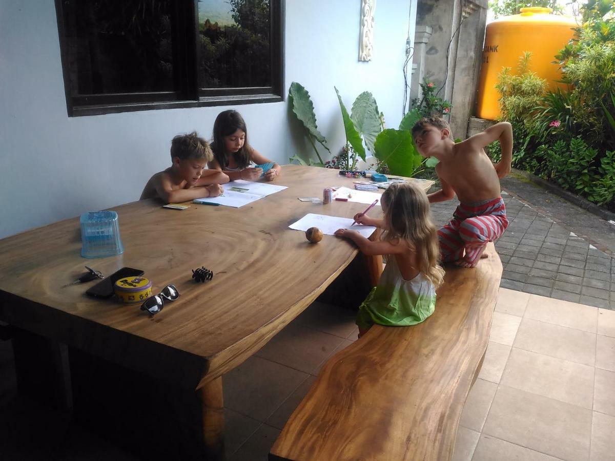 Khrisna Sunrise Homestay Tulamben Buitenkant foto
